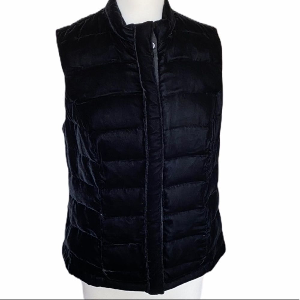 Women’s Charter Club Soft Snap Up Black Vest